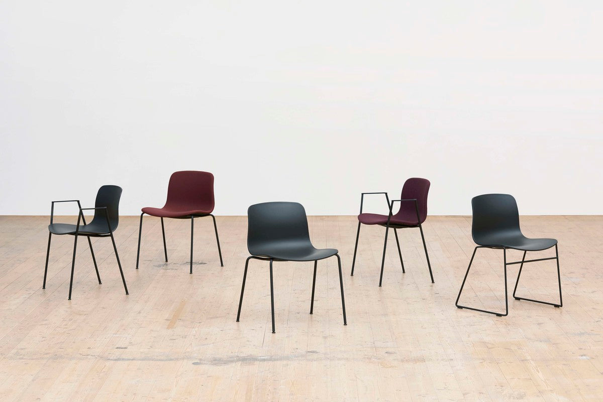 hay-hee-welling-chair-AAC-08-shell-white-base-black hay-hee-welling-chair-AAC-08-shell-white-base-black