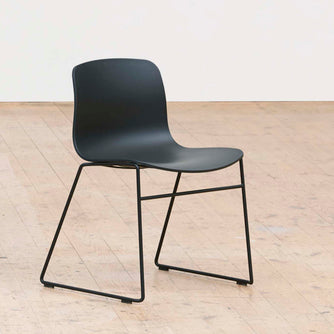hay-hee-welling-chair-AAC-08-shell-black-base-black