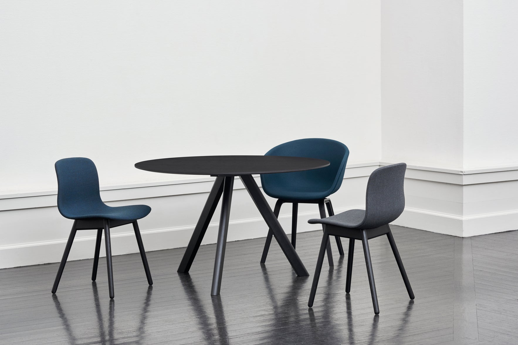 hay-ronan-erwan-bouroullec-table-cph-20-black-aac-23-remix