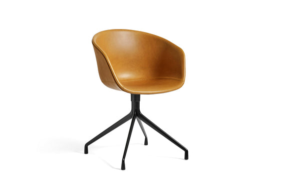 hay-hee-welling-AAC-21-sense-leather-shell-aluminium-base