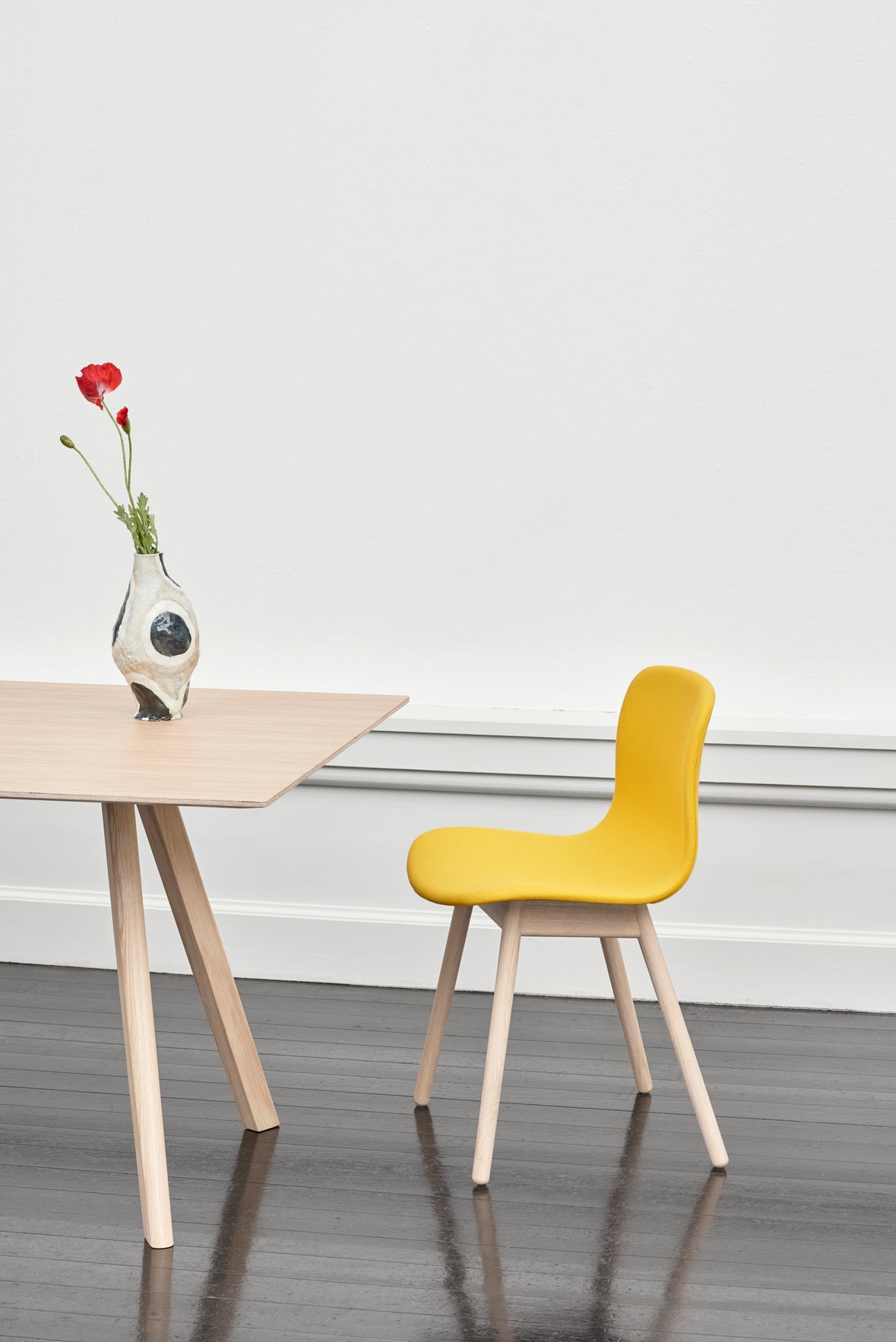 hay-hee-welling-chair-AAC-13-upholstered-steelcut-trio-460-wb-base-lacquer-oak-CPH30