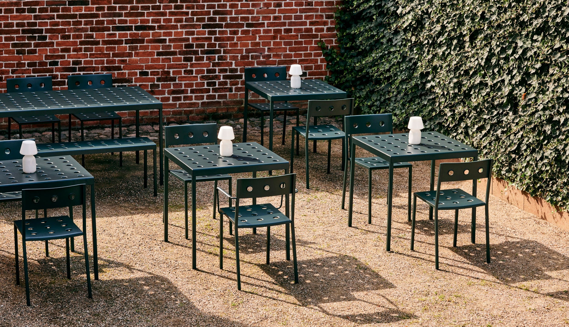 hay-ronan-erwan-bouroullec-table-balcony-iron-red-indoor-outdoor-L144xW76xH74-L75 X W76 X H74 CM