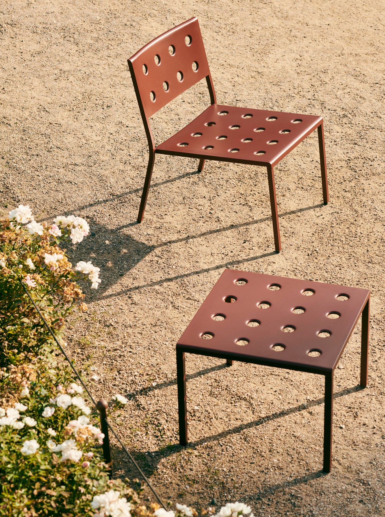hay-ronan-erwan-bouroullec-low-table-balcony-iron-red-indoor-outdoor