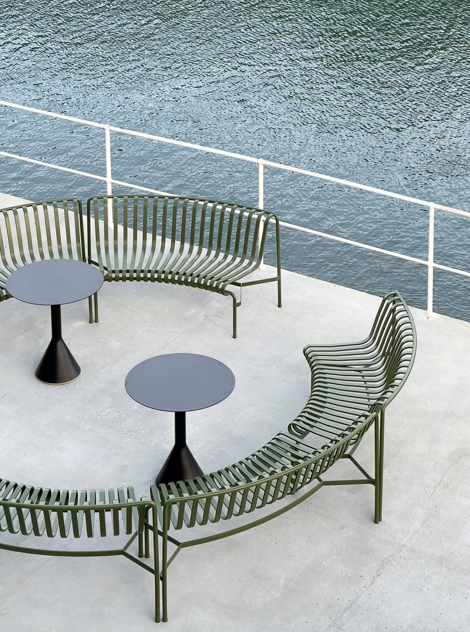 Palissade Park Dining Bench In-In Palissade Park Dining Bench In-In