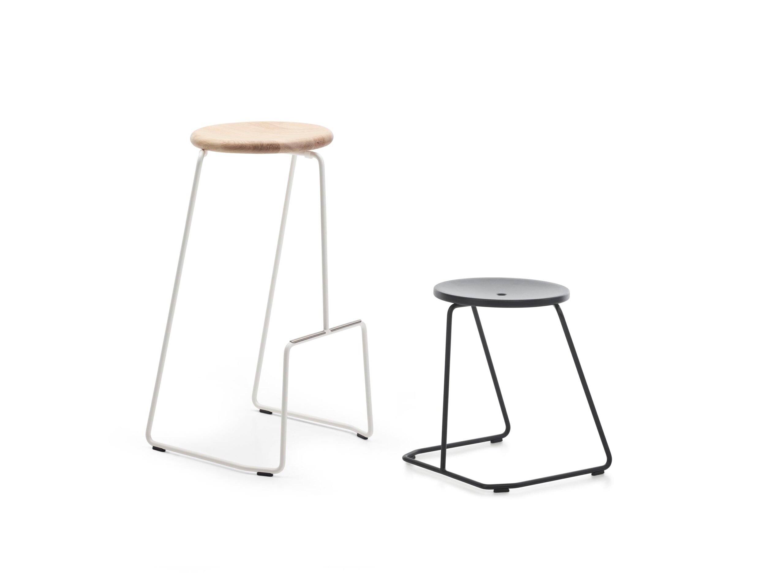 tiki-stools-high-oak-powderoak-black tiki-stools-high-oak-powderoak-black