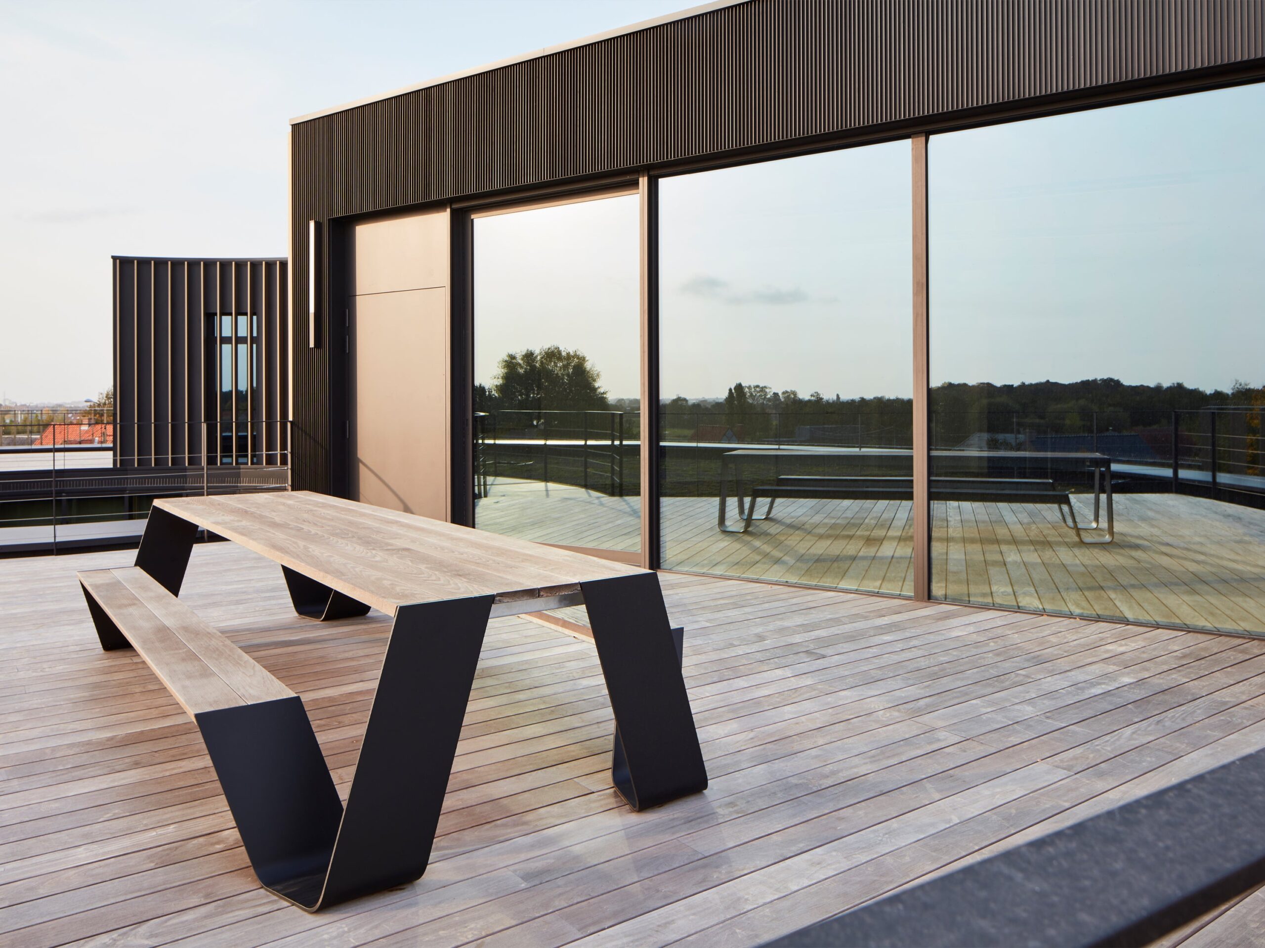 hopper-picnic-outdoor hopper-picnic-outdoor