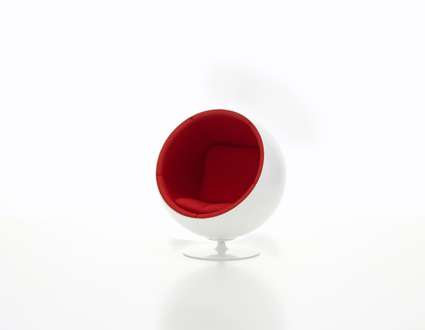Eero Aarnio Originals Ball Chair Eero Aarnio Originals Ball Chair