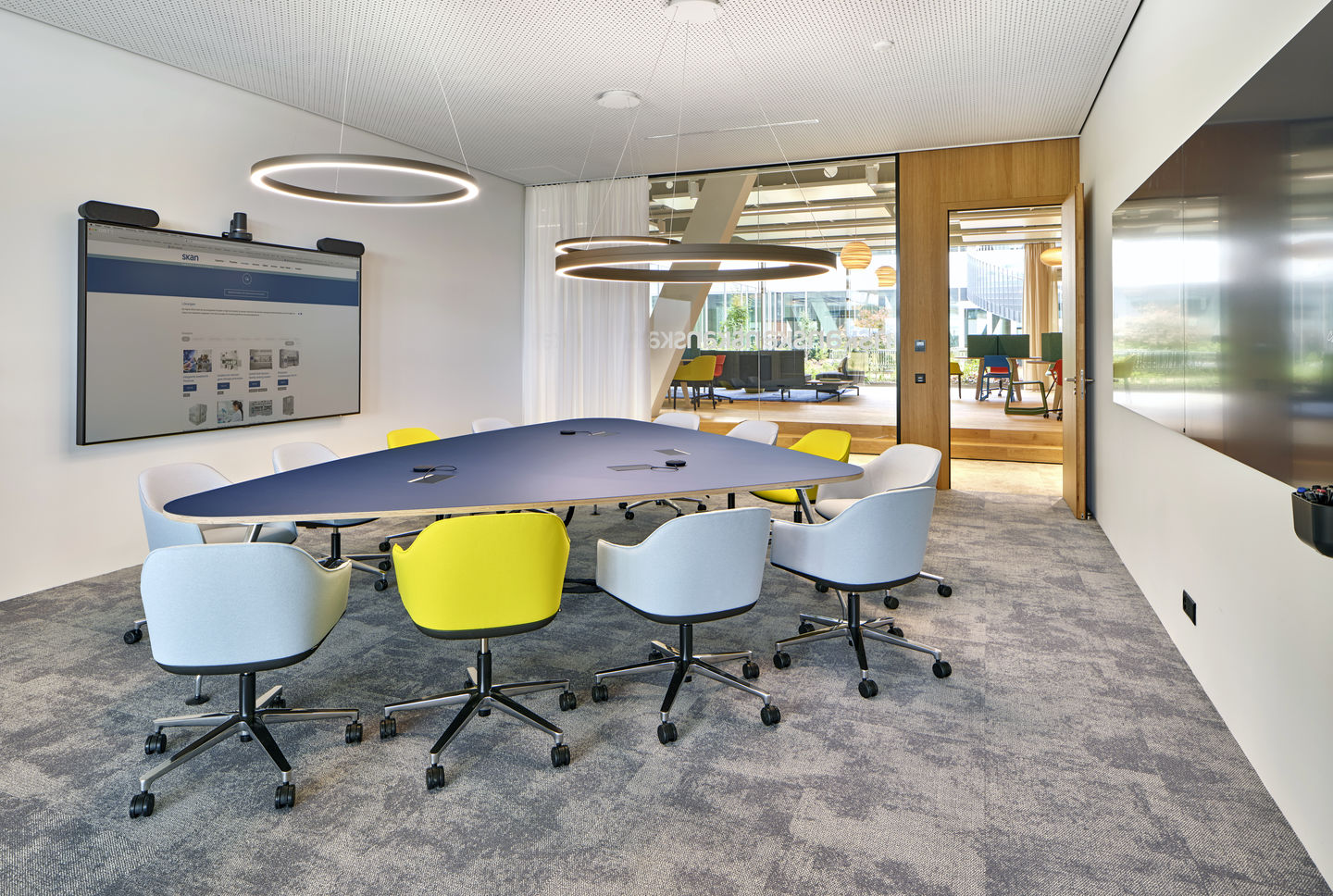 Softshell Chair on Castors