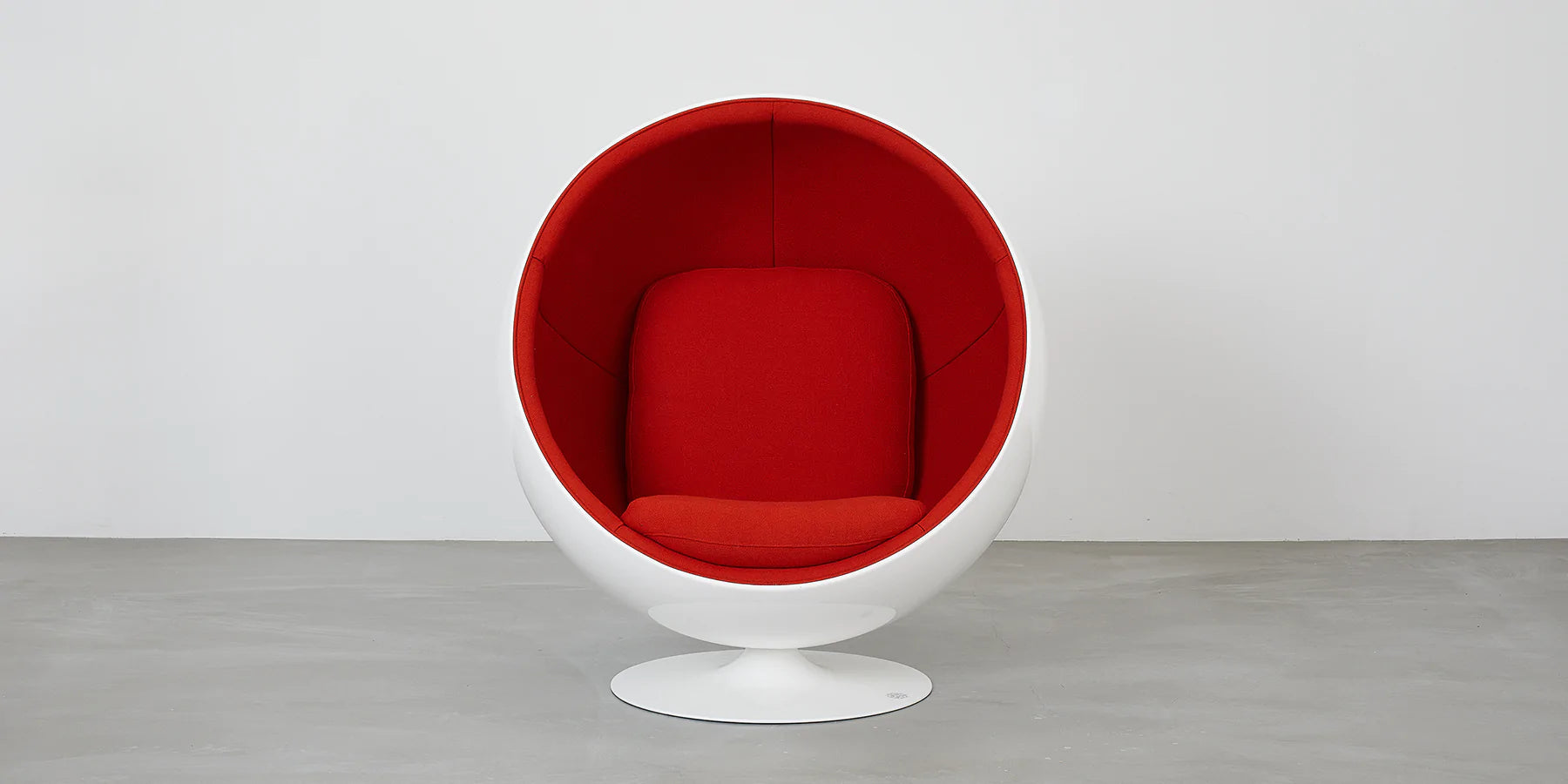 Eero Aarnio Originals Ball Chair Eero Aarnio Originals Ball Chair
