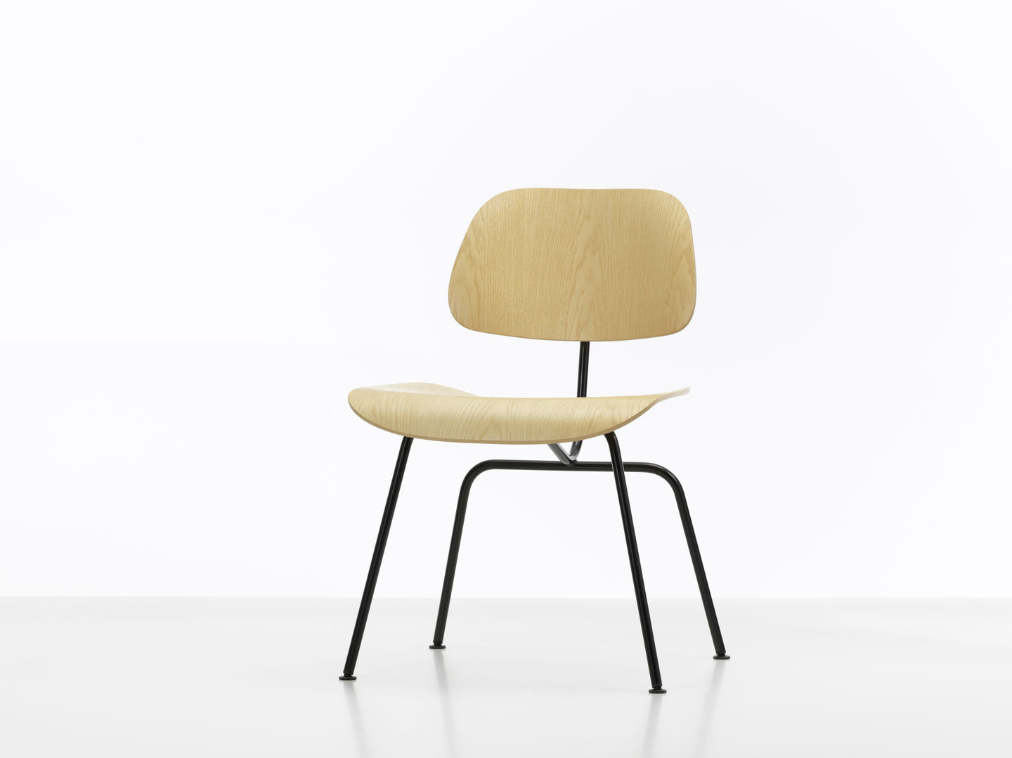 Eames Plywood Chair DCM Eames Plywood Chair DCM