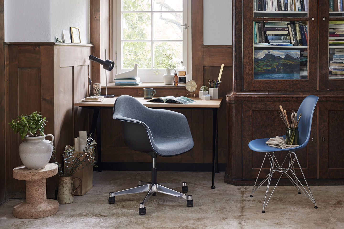 Eames Plastic Armchair (PACC)