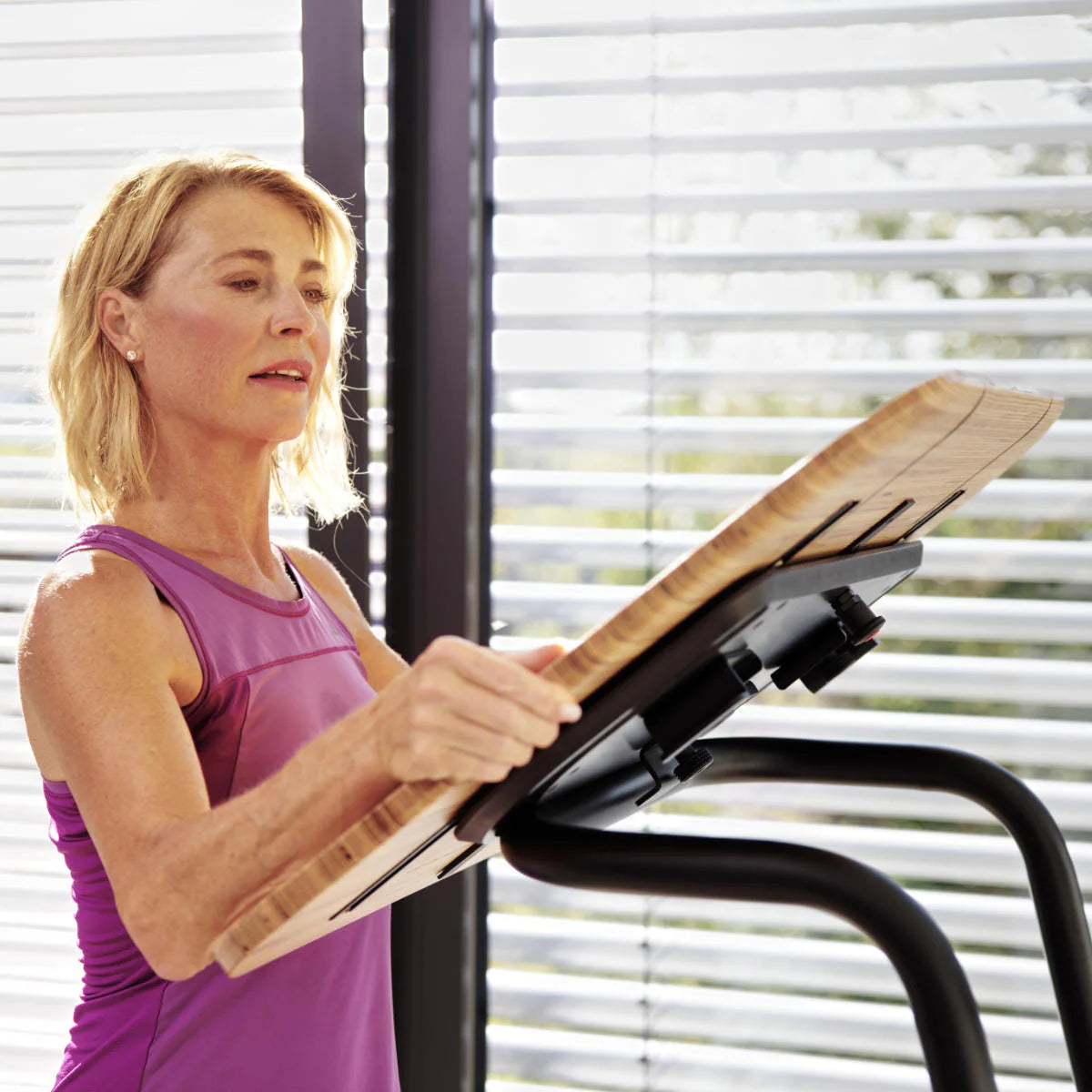 Walkolution MTD700R WANDERLUST (Treadmill with integrated desk) Walkolution MTD700R WANDERLUST (Treadmill with integrated desk)