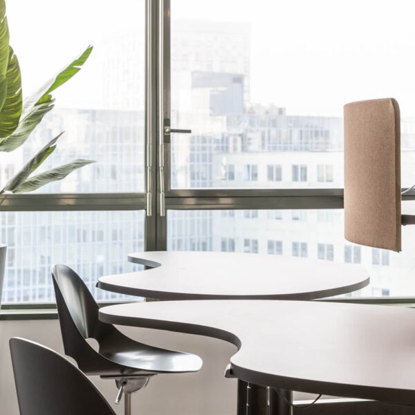 BULO-Senses-Bean-Double-Desk-outlet-black