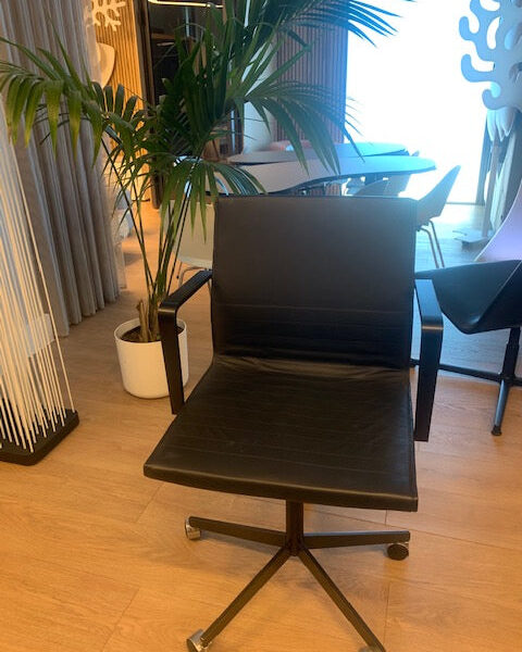 bulo-Vincent-Van Duysen-VVD-Chair-5-Star-Base-outlet-black