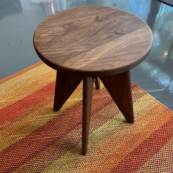 tabouret-solvay-solid-american-walnut-outlet