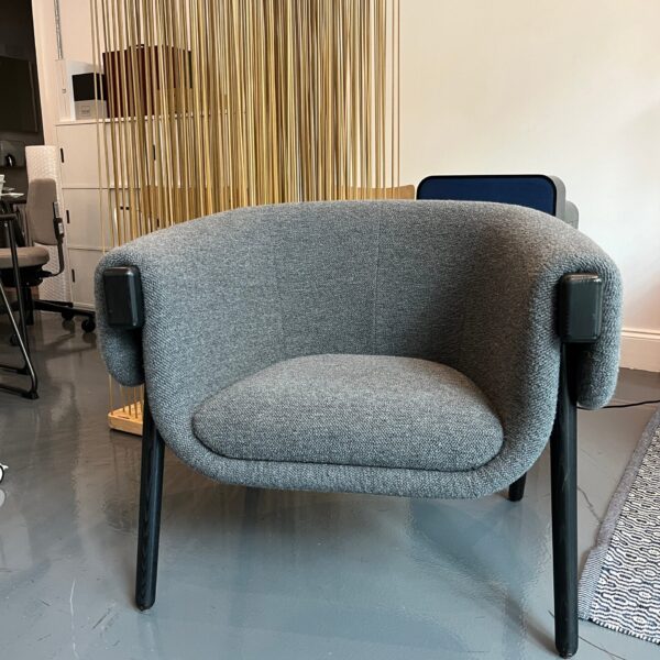 bulo-monica-wooden-legs-outlet-black-ash-upholstered-mainline