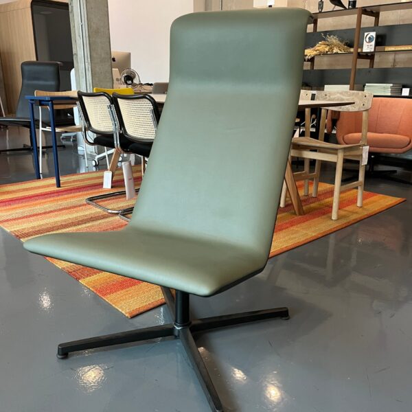 bulo-tab-alain-berteau-lounge-chair-leather-grey-green-outlet-4-star-base