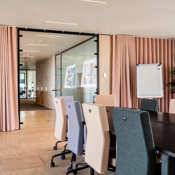 bulo-luc-vincent-desk-chair-pub-club