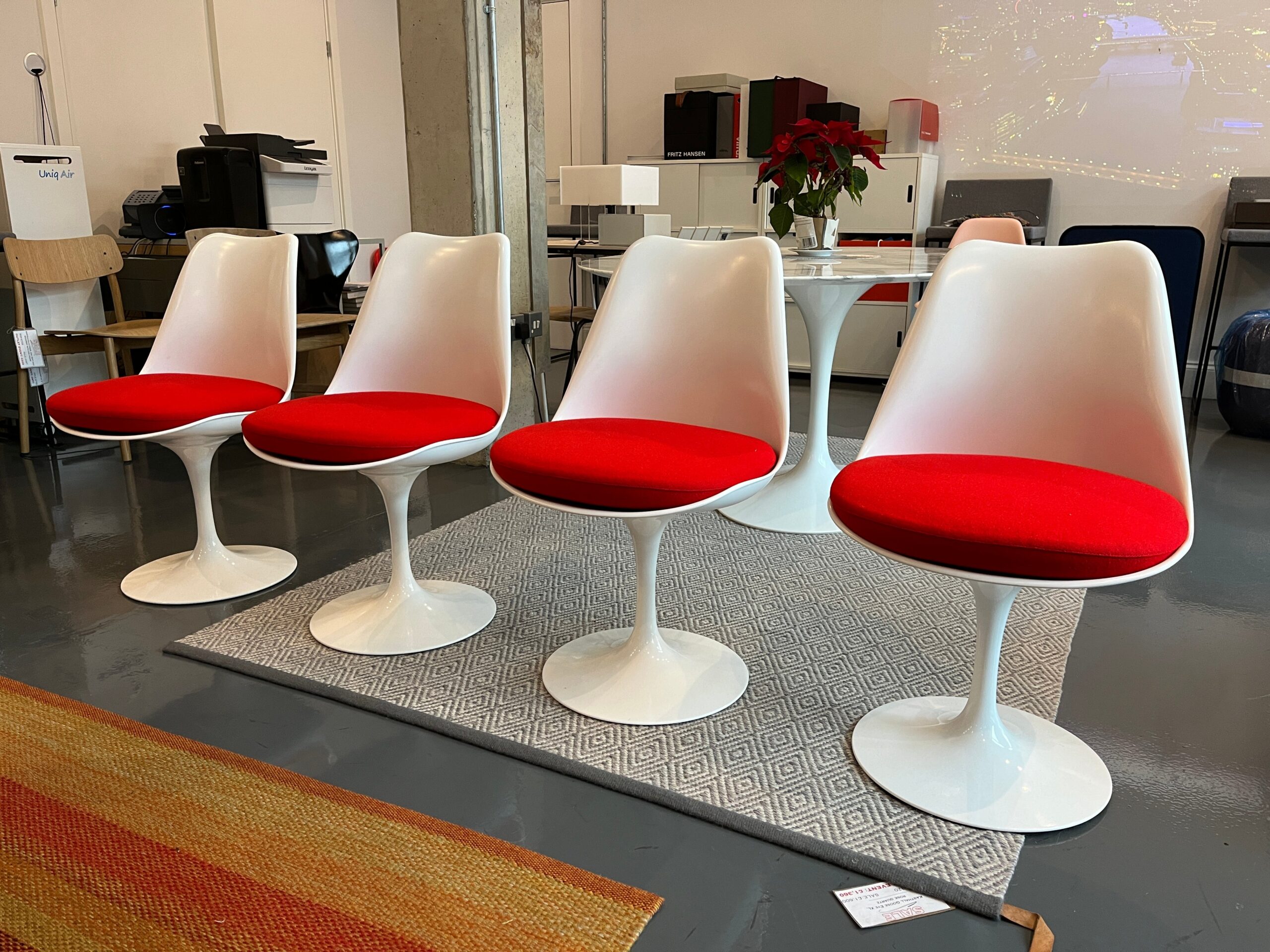 knoll-eero-osaarinen-saarinen-chairs-tulip-swivel-outlet-red-tonus-stock-showroom knoll-eero-osaarinen-saarinen-chairs-tulip-swivel-outlet-red-tonus-stock-showroom