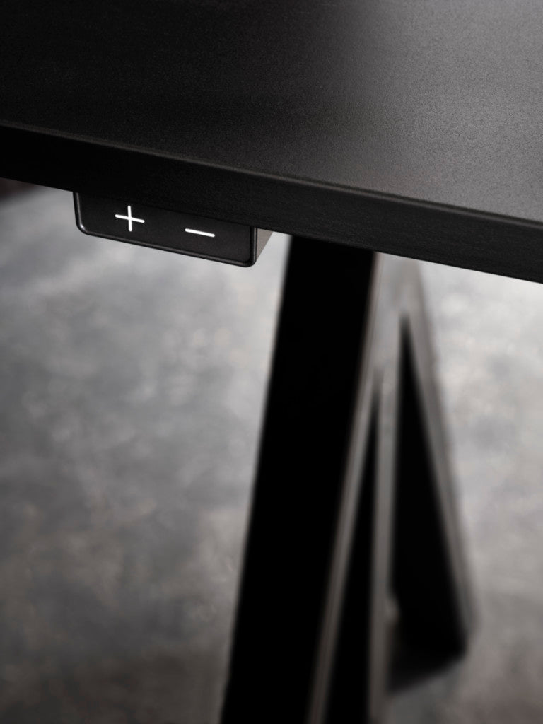 string-system-work-desk-black-top-black-base-height-adjustable